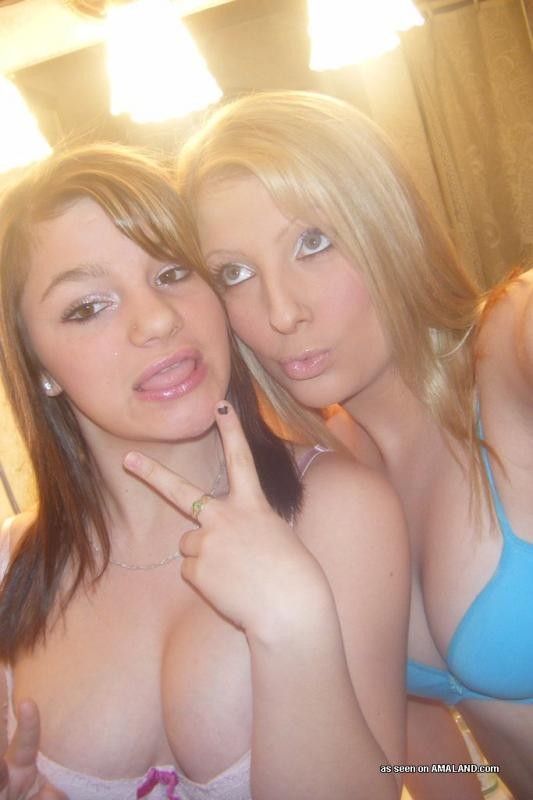 Kinky lesbo teens having fun together on cam #77030640