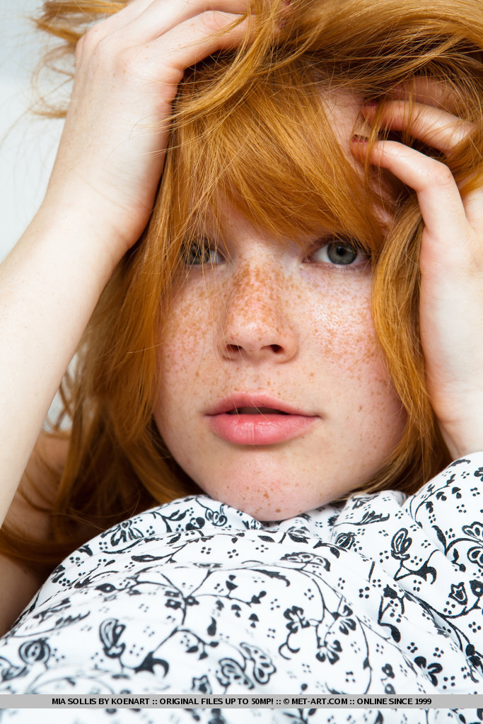 Hot teen redhead allarga la sua figa aperta
 #78967858