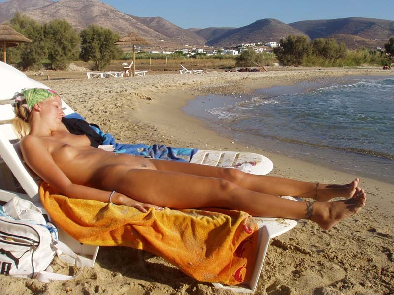 Blonde nudist not concerned to pose nude in public #72251027