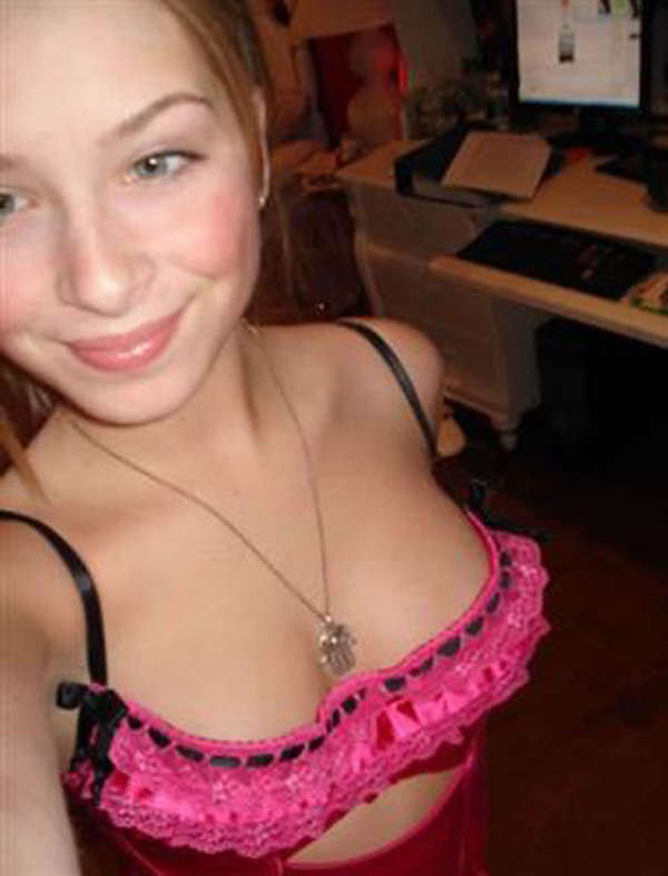 Bonito conjunto de fotos de bonitas zorras sexys
 #75707173