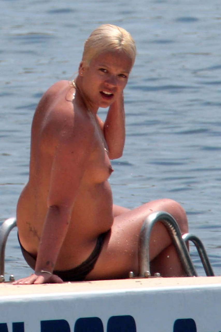 Lily Allen enjoying on beach in toples and showing sexy ass paparazzi photos #75313627