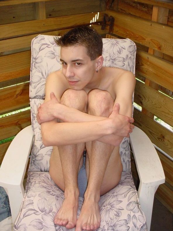 Zarte Twink nackt posieren und zeigen seinen hübschen Körper
 #76999670