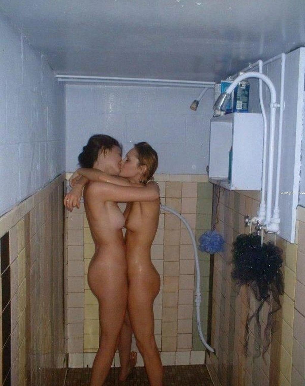 Teen lesbian girlfriends kiss and suck fresh pussies #78038703