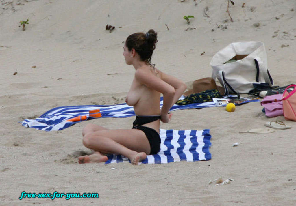 Kelly Brook showing her nice big tits on beach paparazzi pictures and posing sex #75395000