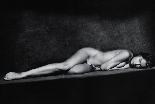 Laetitia casta posant nue
 #75445786