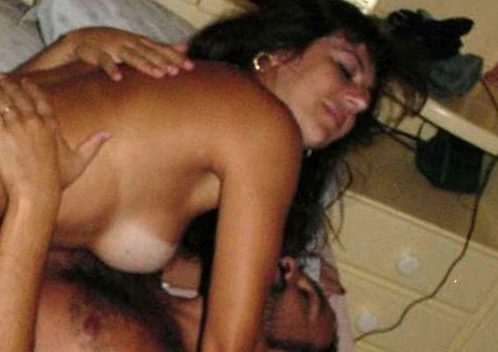 Conjunto de fotos de un ama de casa que se puso pervertido en un motel
 #75457781