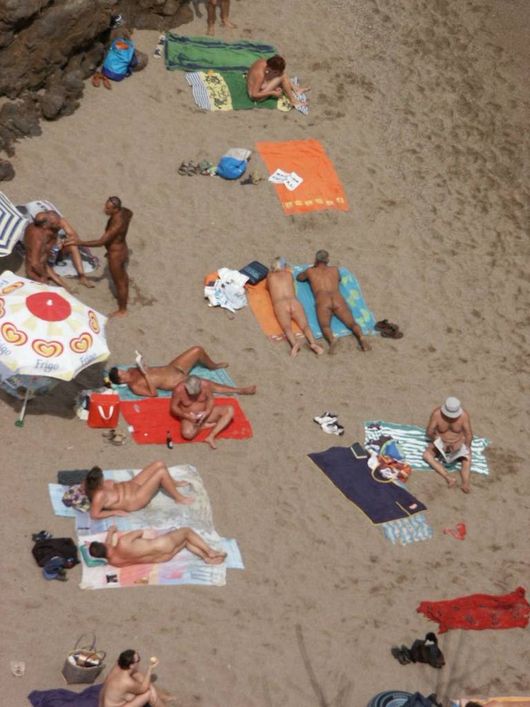 信じられないほどのヌーディスト写真
 #72308457