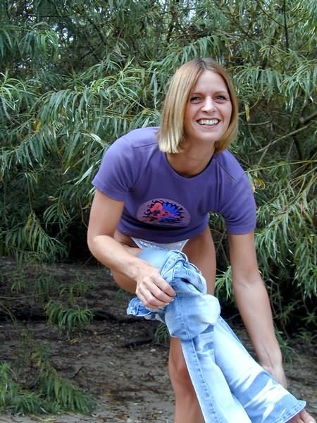 Exhibitionist nackt im Freien
 #78641517