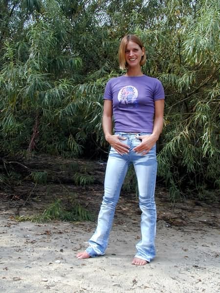 Exhibitionist nackt im Freien
 #78641589