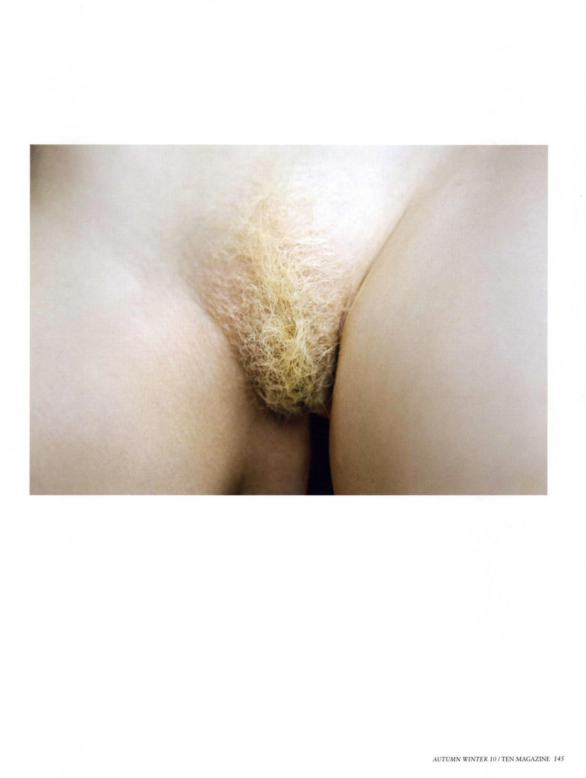 Guinevere van seenus zeigt ihre Brüste Muschi in 10 Magazin Herbst 2010 Ausgabe
 #75331710