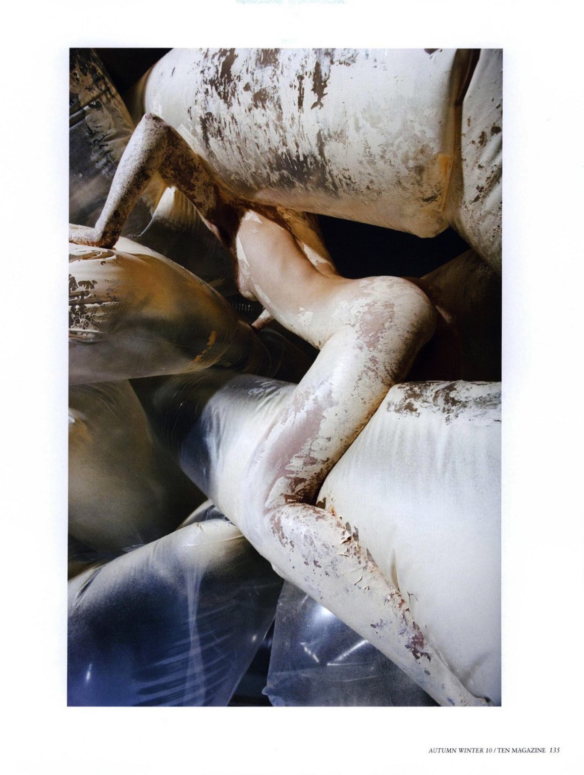 Guinevere van seenus mostrando sus tetas coño en la revista 10 edición otoño 2010
 #75331763