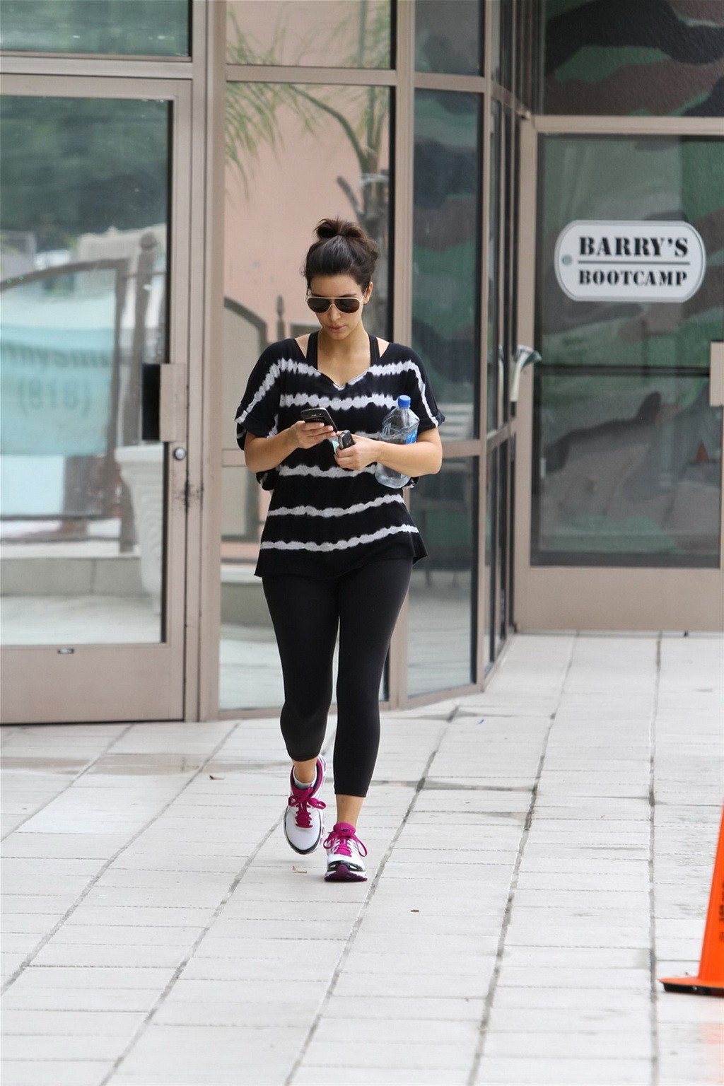 Kim Kardashian bottino e busto in collant lasciando intoluca lago fitness salon
 #75269765