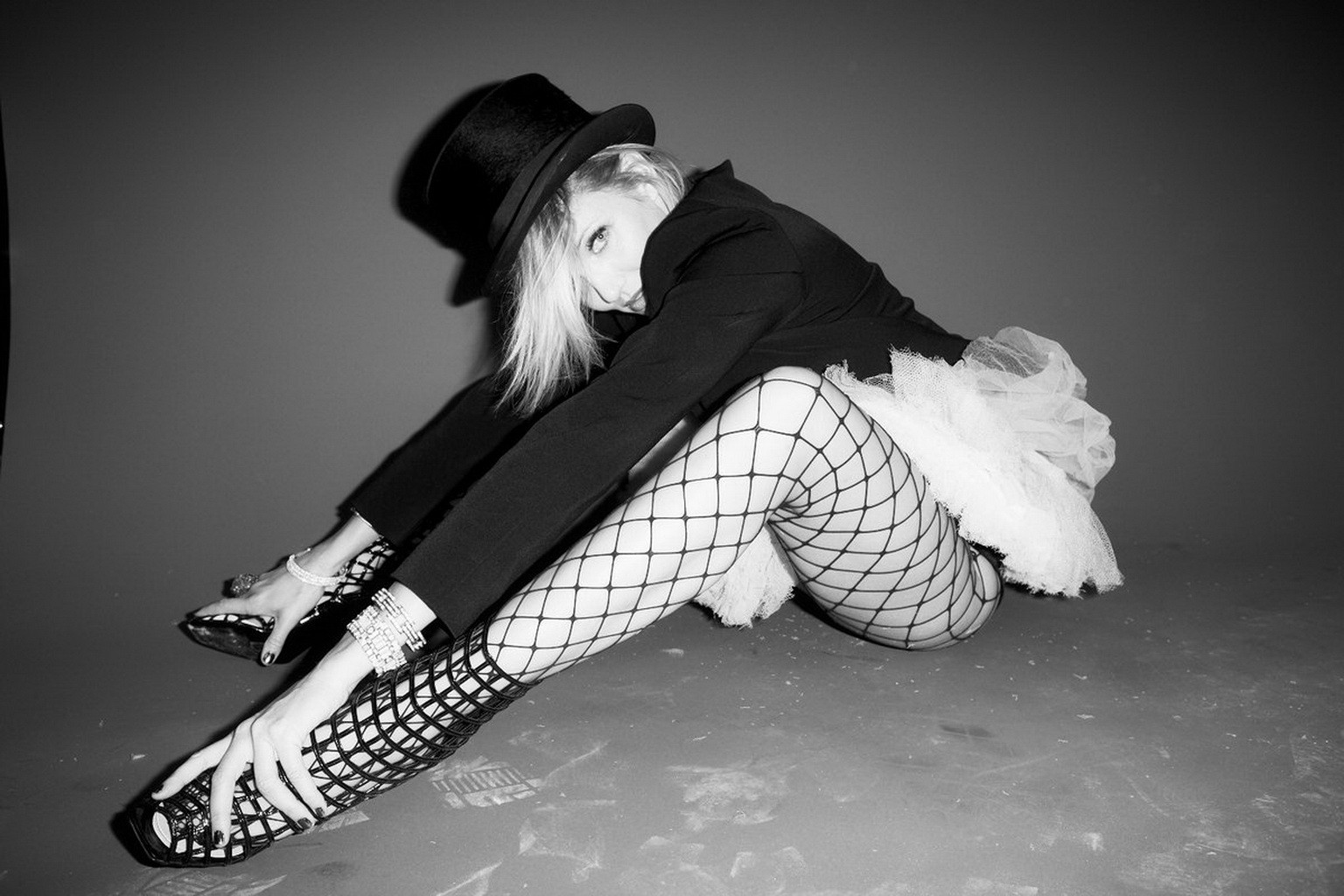 Cameron diaz en una sesion de fotos muy caliente de davis factor y outtakes
 #75249077