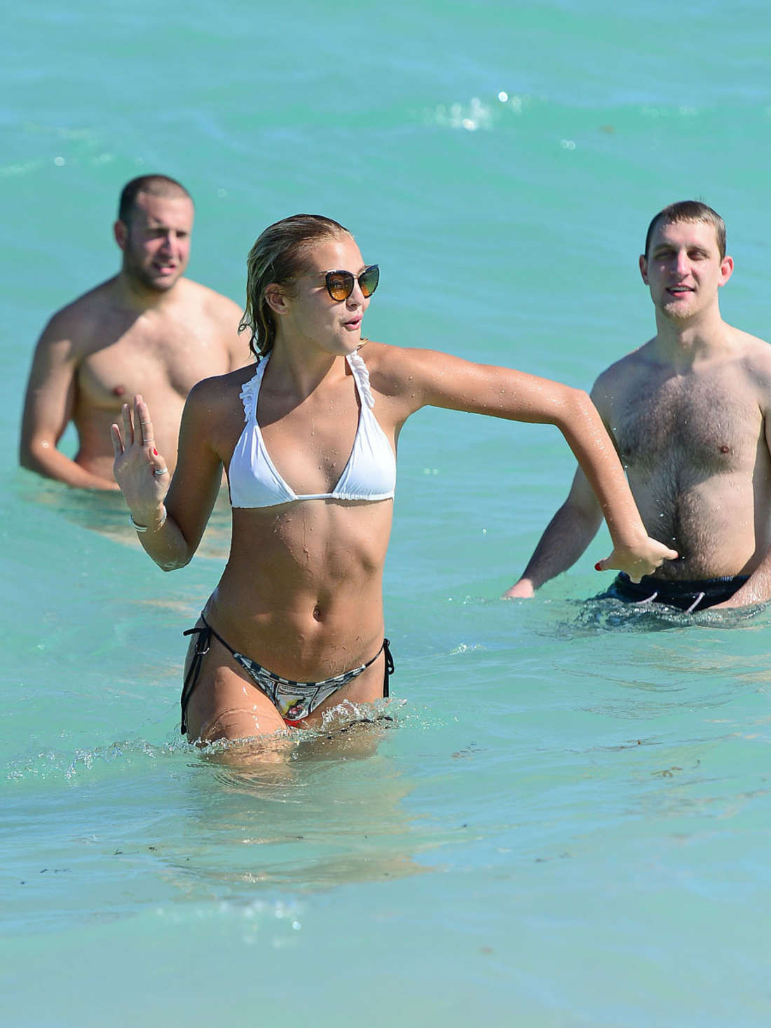 Rachel Hilbert showing off her bikini body on a beach in Miami #75169566