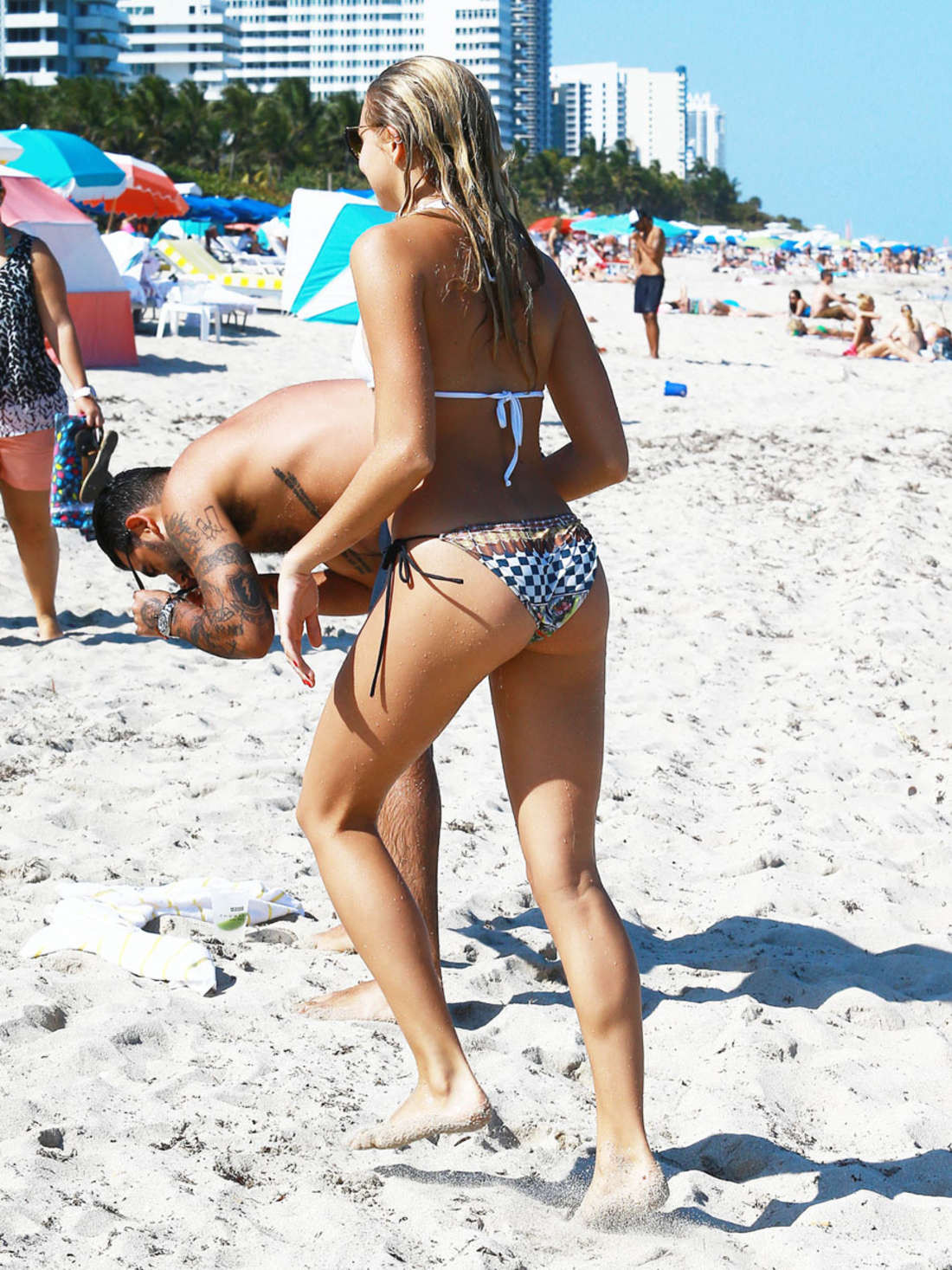 Rachel Hilbert showing off her bikini body on a beach in Miami #75169621