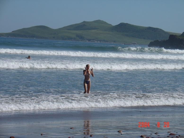 Hottie liebt es, ihren Körper am Nacktstrand zu entblößen
 #72254188