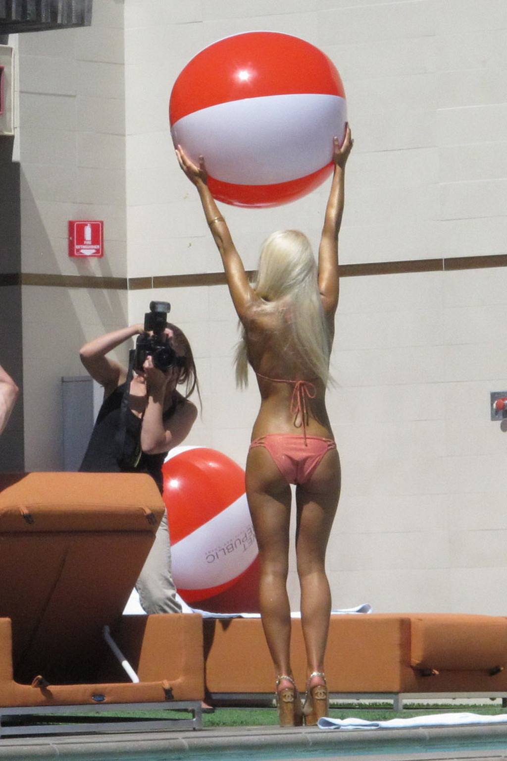 Heidi Montag busty in bikini hosting a pool party at Wet Republic in Las Vegas #75298776