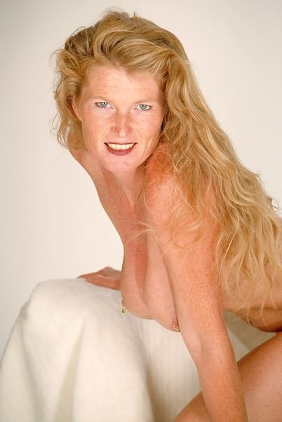 Pelirroja de más de cincuenta años
 #76667426