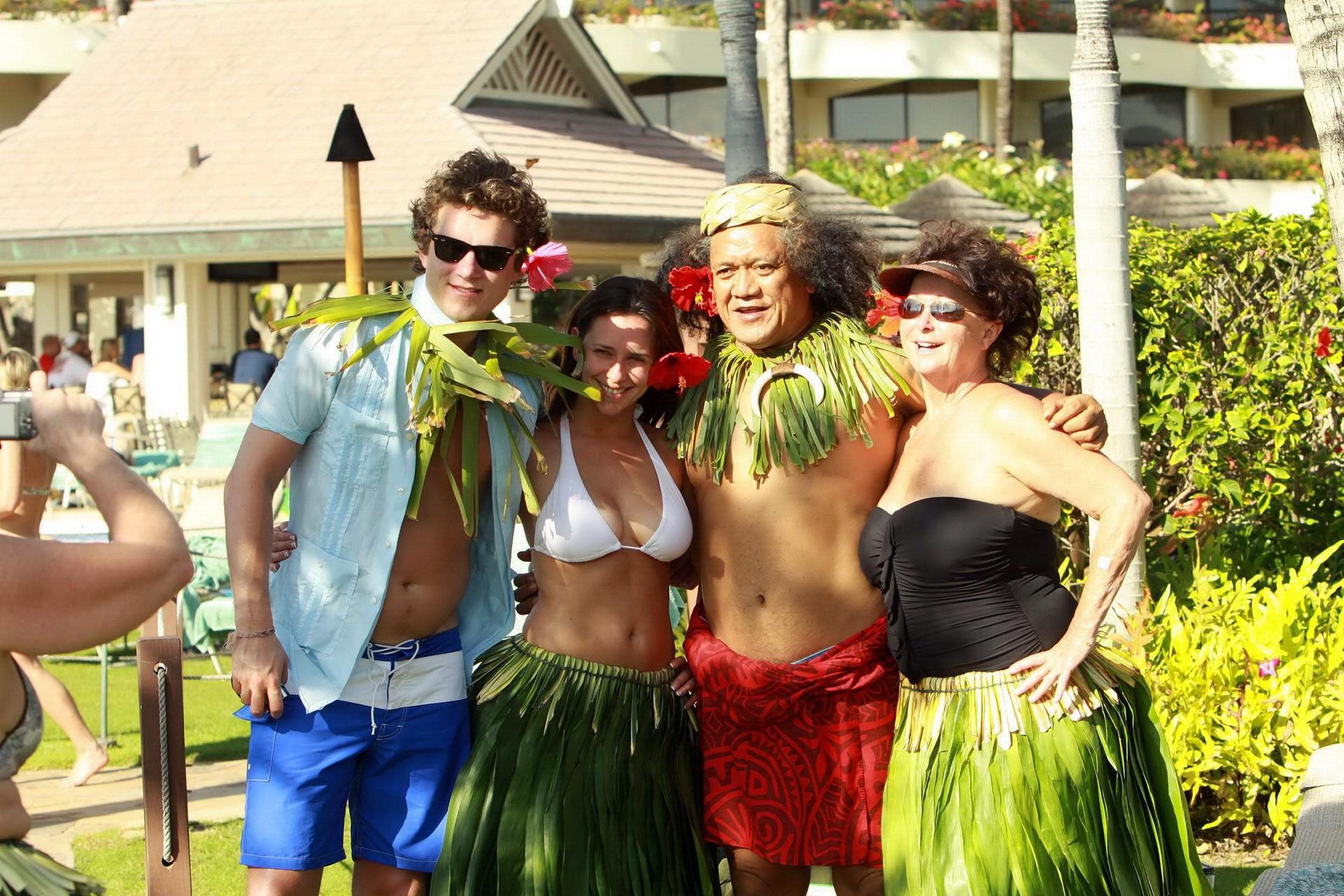 Jennifer Love Hewitt busty wearing white bikini top  hula skirt in Maui #75321945
