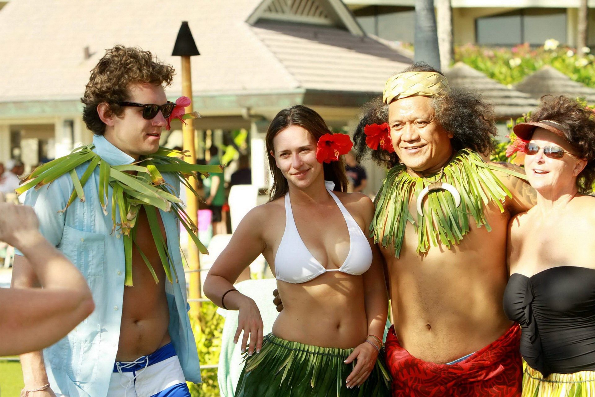 Jennifer Love Hewitt busty wearing white bikini top  hula skirt in Maui #75321954