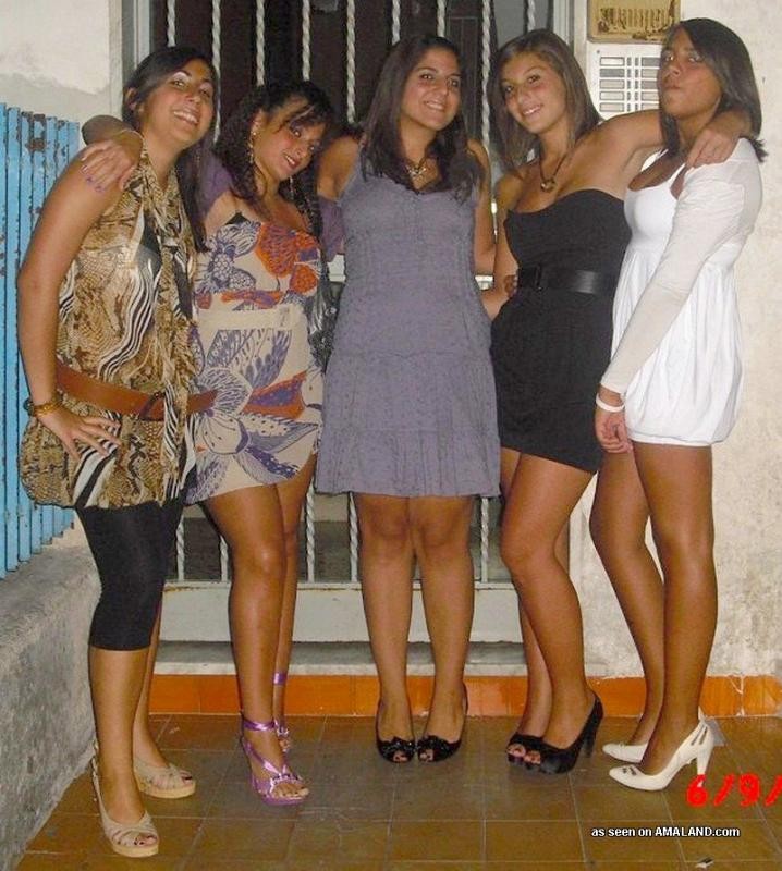 Galleria di ragazze sexy non nude che posano
 #76132789