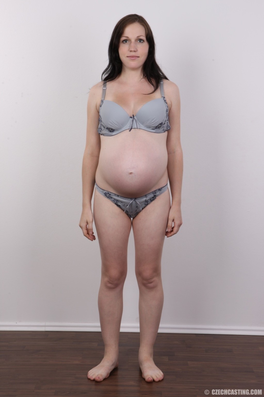 Fotos de castings de chicas embarazadas
 #67208436