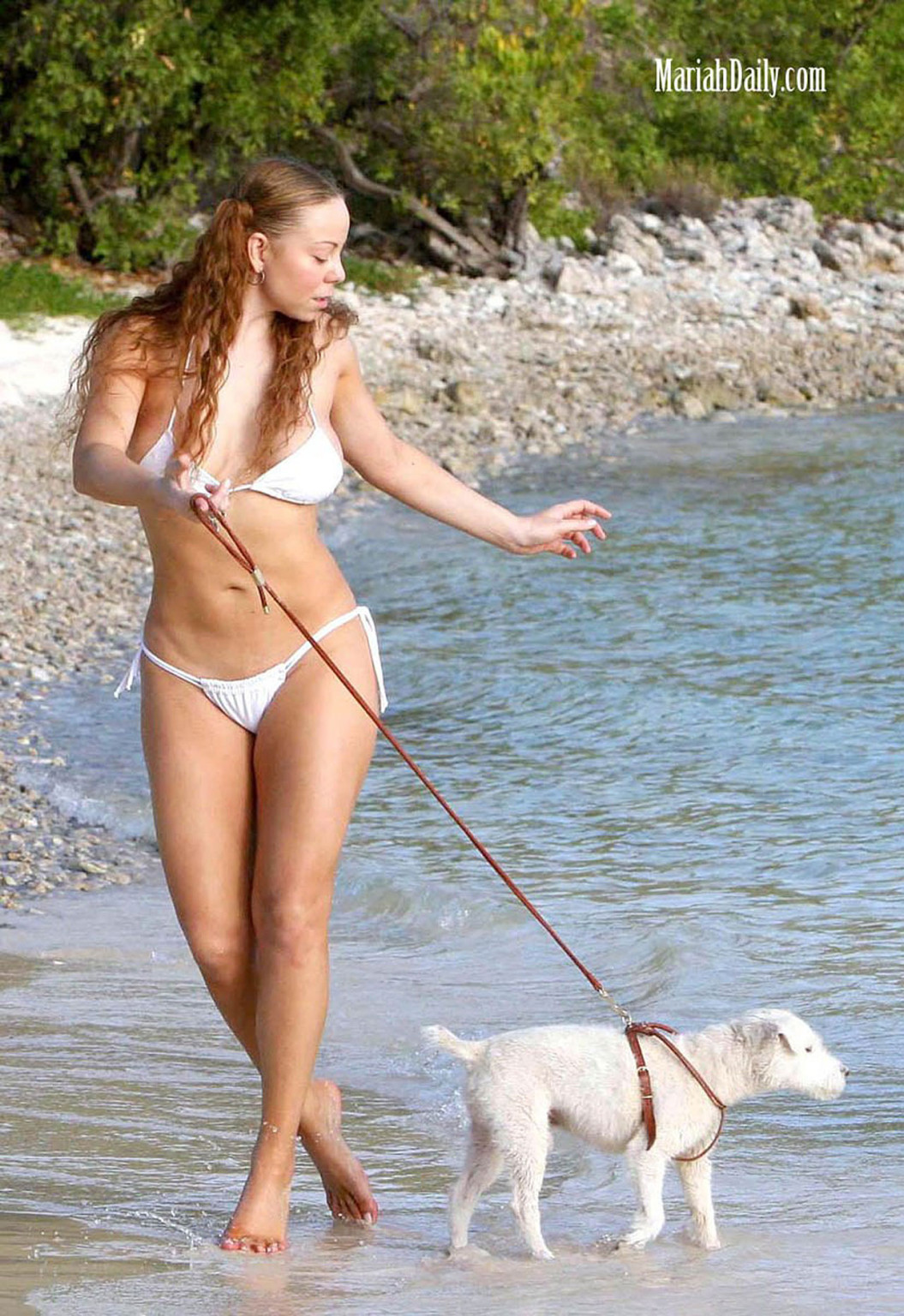 Mariah Carey enjoying on beach and showing sexy body in bikini #75373933