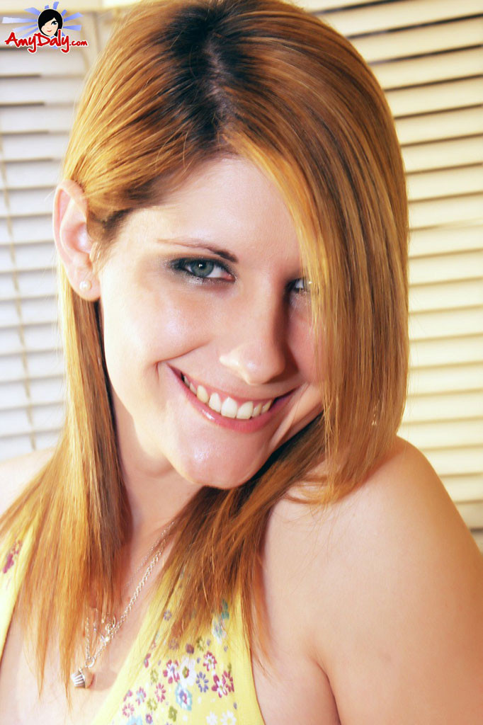 TS Amy Daly jerks off before a dinner date #79113049