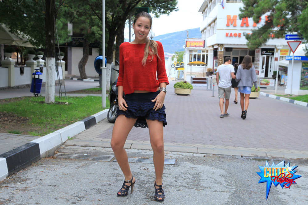 Dieser junge Flitzer Arsch ist so perfekt glatt
 #72340810