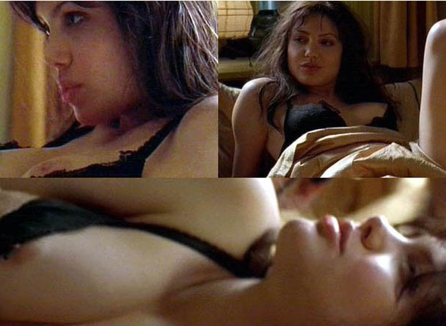 Angelina Jolie sexy in posa e tette nude
 #75422478