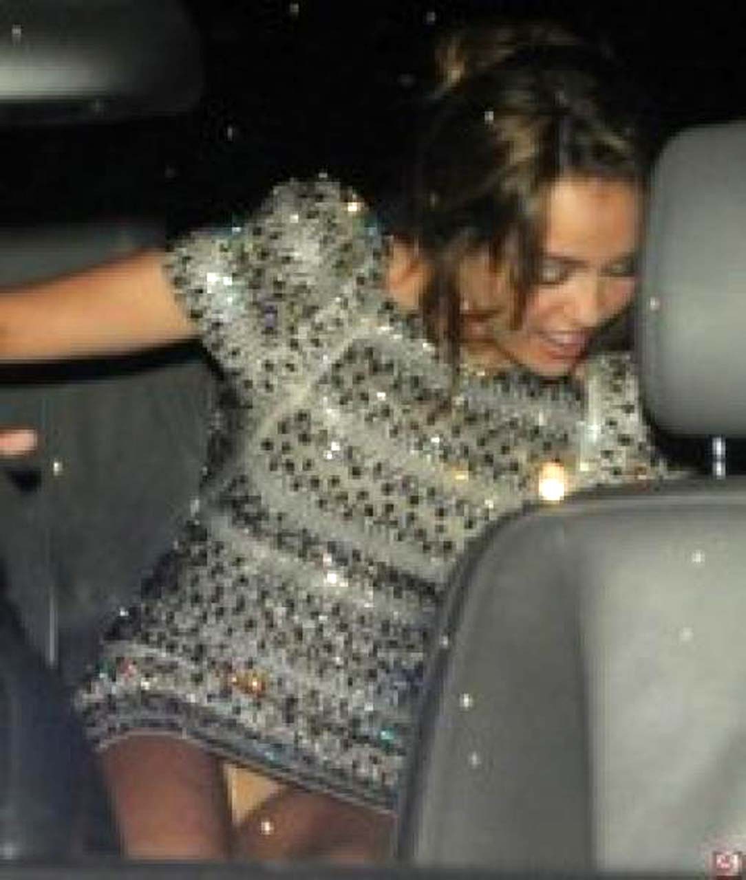 Miley cyrus sexy und heiß privat und nipple slip paparazzi fotos
 #75294239