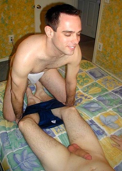 Dos guapos jovencitos disfrutan chupando, follando y duchándose mutuamente
 #76977180