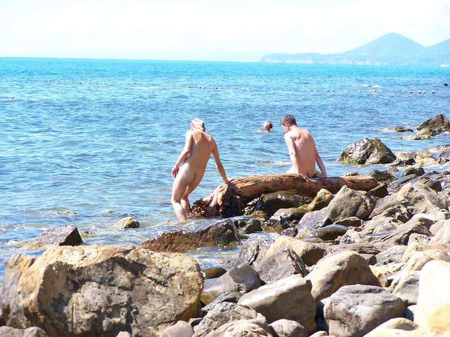 Avertissement - photos et vidéos de nudistes réels et incroyables
 #72276784