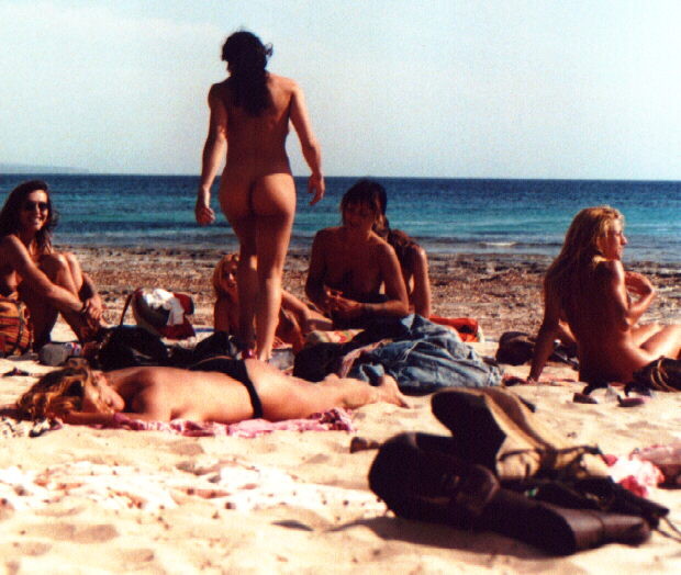 Avertissement - photos et vidéos de nudistes réels et incroyables
 #72276870