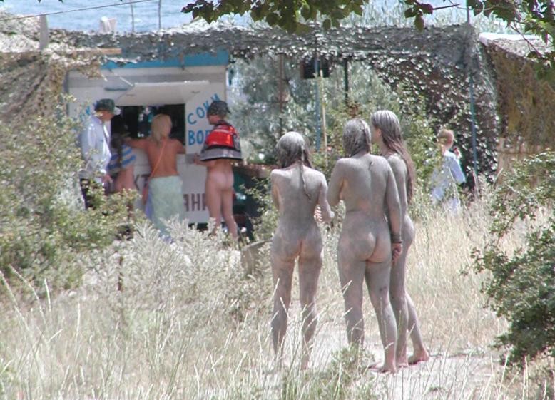 Avertissement - photos et vidéos de nudistes réels et incroyables
 #72276884