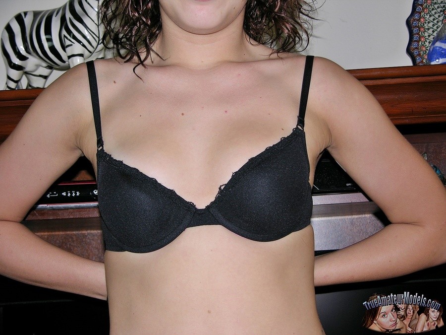 Amateur Jahr alte Teen Abby in ihrem ersten nackten Modellierung Foto-Shooting
 #67626016