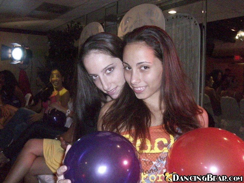 Un montón de chicas bonitas conseguir gaped en la fiesta del club hardcore
 #71604240