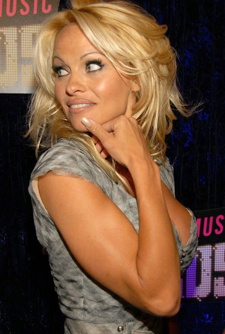 Celebrity Pamela Anderson nice boobs and thick cameltoe #75411872