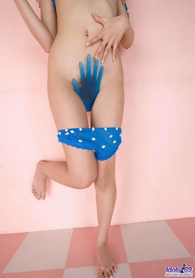 Kotone aisaki giapponese in bikini che mostra il suo corpo
 #69782971