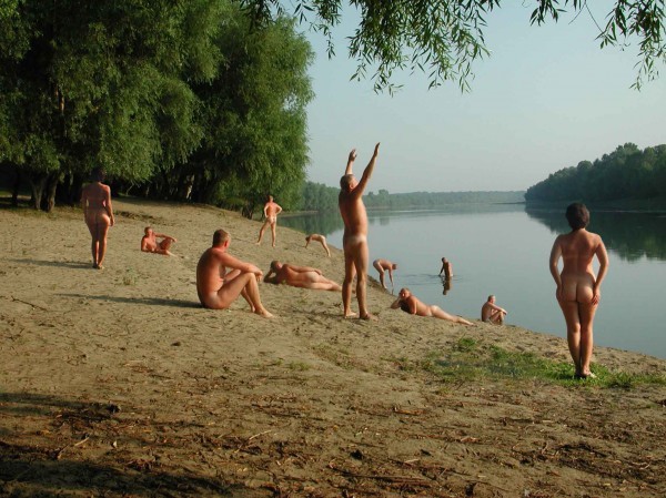 Attenzione - foto e video di nudisti incredibili
 #72267804