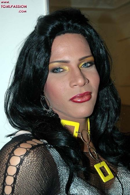 Ebenholz dominikanischen Transvestit dilvania masturbieren
 #79337016