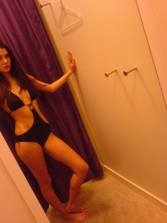 Bilder von einem College-Hottie, der frech und nackt wurde
 #75722803