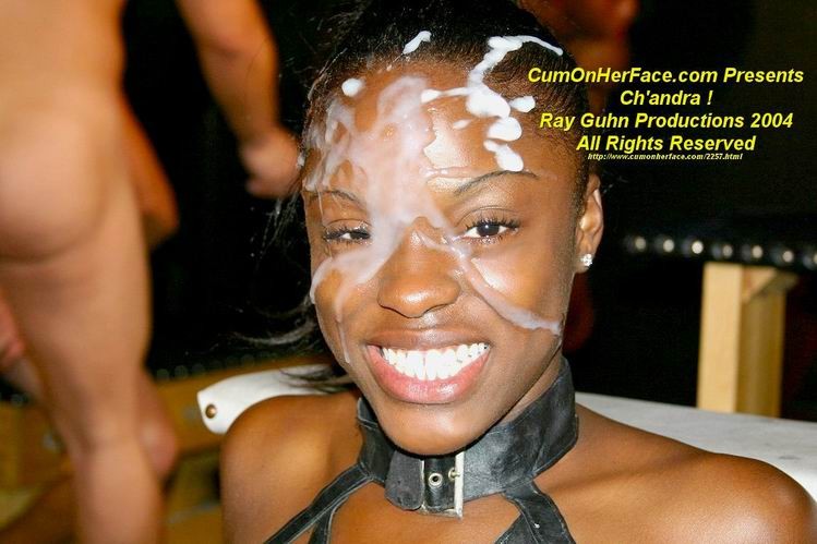 Chica negra gangbang y facial desordenado
 #73447351