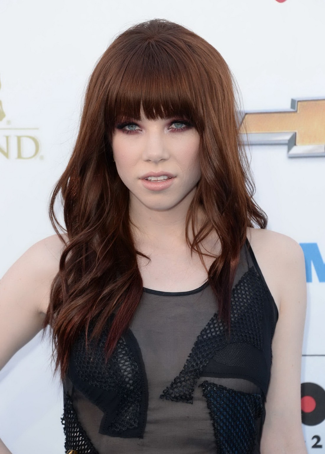 Carly rae jepsen sin sujetador llevando un mini vestido negro transparente en el billbo 2013
 #75231930