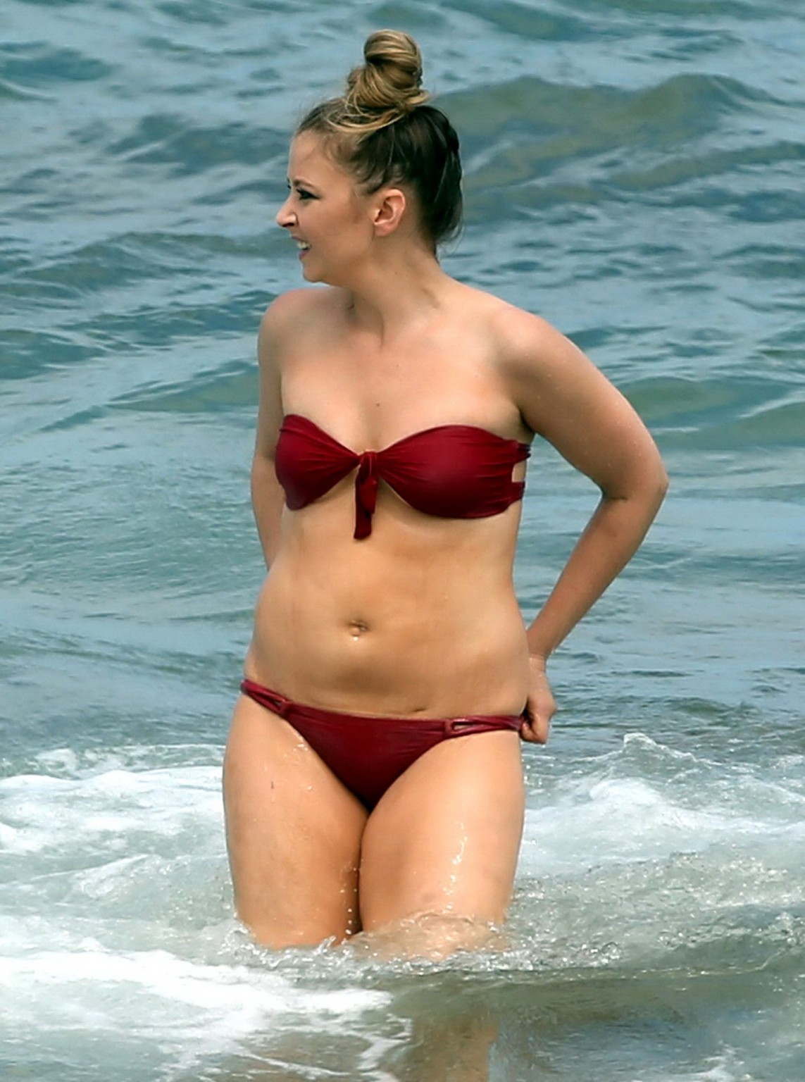 Elisabeth Harnois bikini malfunction showing ass crack at a beach in Maui #75162805