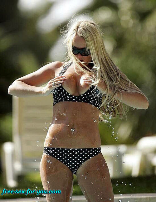 Jennifer Ellison posing sexy in ligerie and upskir #75434345