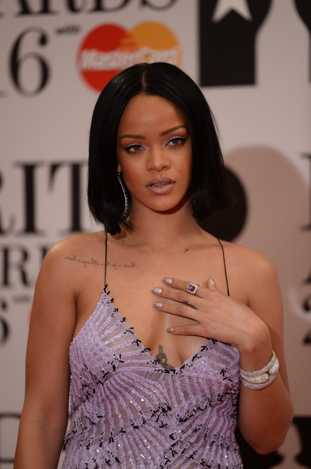 Rihanna braless in leicht durchsichtigem Maxikleid
 #75145899