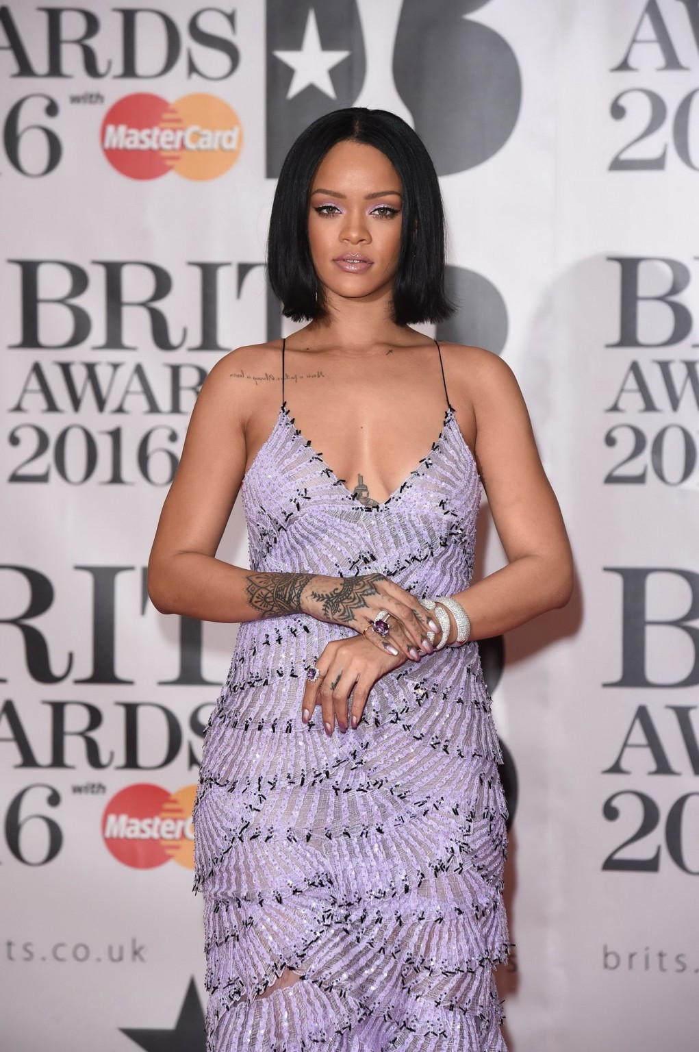 Rihanna braless in leicht durchsichtigem Maxikleid
 #75145914