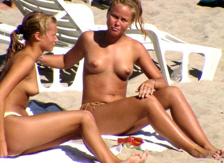 Assorted teen amateurs caught going topless in public #78911223