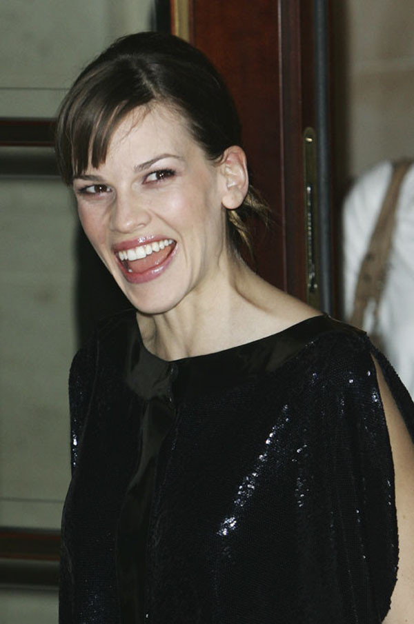 Hilary Swank zeigt nackte Brüste und haarige Möse
 #75437144